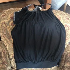 Lululemon women’s tanks with bra insert